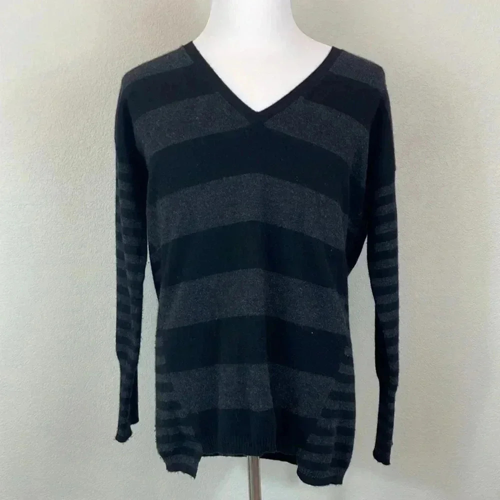 Christopher Fischer 100% cashmere black stripped sweater size large